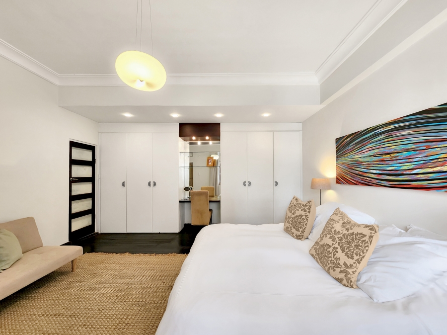 2 Bedroom Property for Sale in Sea Point Western Cape